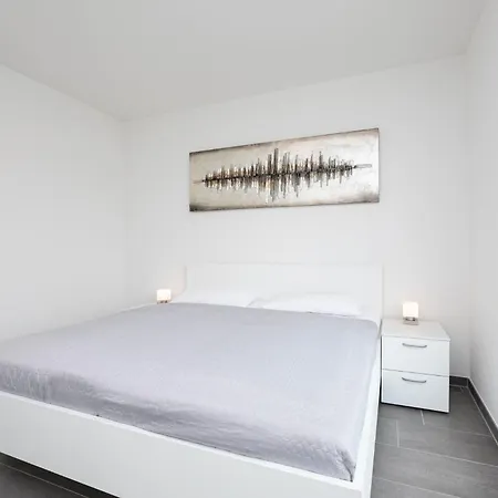 Daire Brenkenhagener Weg 4 7 *